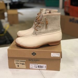 New display sperry linen boots 7M